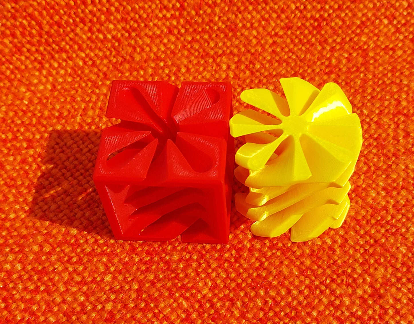 Fidget spiral cube